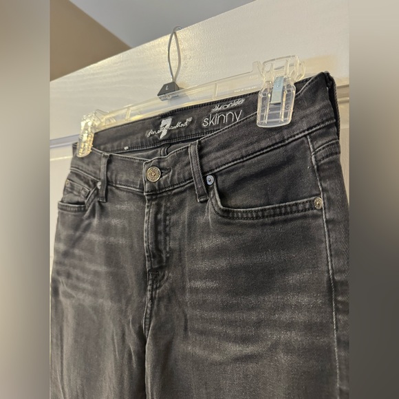7 For All Mankind Women's Ankle Skinny Jeans Size 26 in Black Destroy - Picture 3 of 6